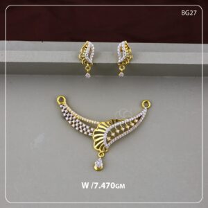 Designer Leaf Curve Necklace Centerpiece with Matching Earrings