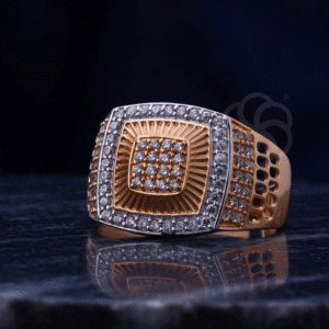 Trendy 18K Gold Ring for Modern Men's