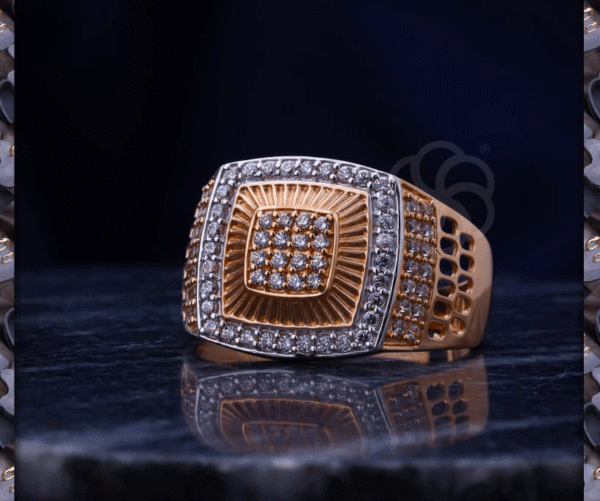 Trendy 18K Gold Ring for Modern Men's
