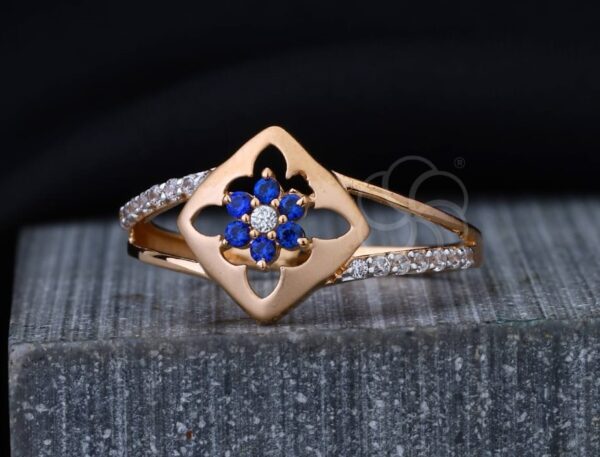 Graceful 18K Rose Gold Ring for Women