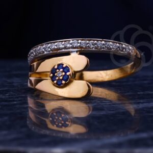 Stylish 18K Gold Ring for Women's