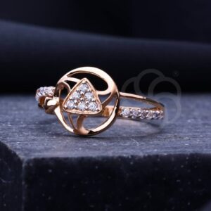Stylish Women's 18K Rose Gold Ring