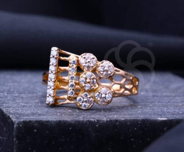 Subtle & Elegant 18K Rose Gold Ring – Women’s