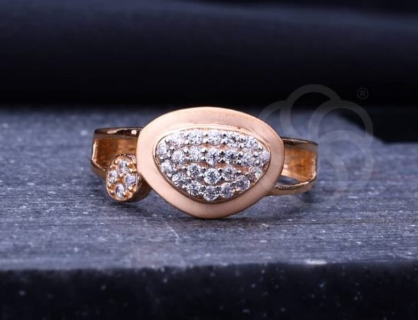 Stylish Women's 18K Rose Gold Ring