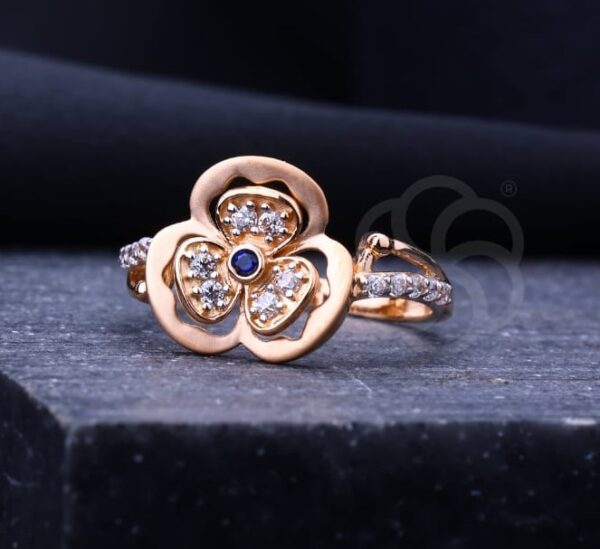 Stylish Women's 18K Rose Gold Ring