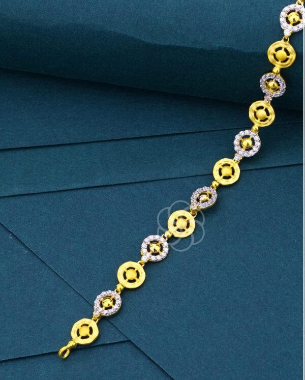Elegant and Lightweight Bracelet in 18K Rose Gold