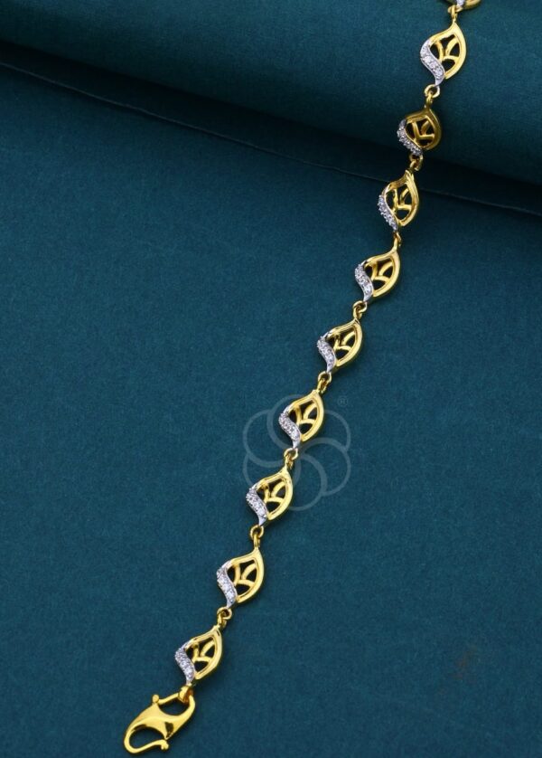 Elegant 18K Rose Gold Bracelet for Girls & Women