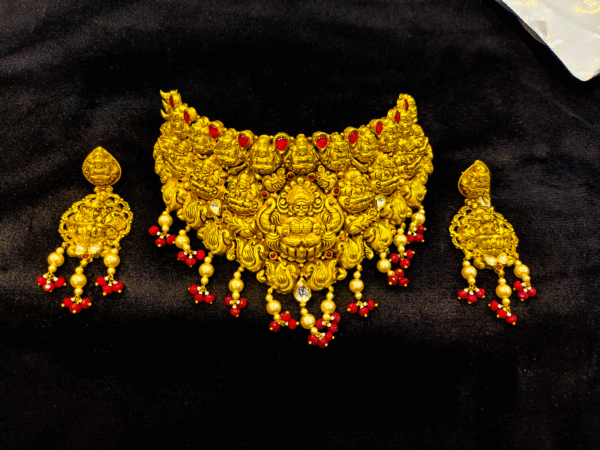 luxurious 22 Karat Gold Necklace Set