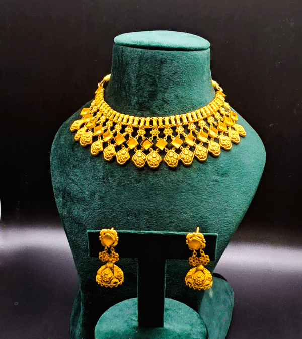 Contemporary 22K Gold Necklace for Women